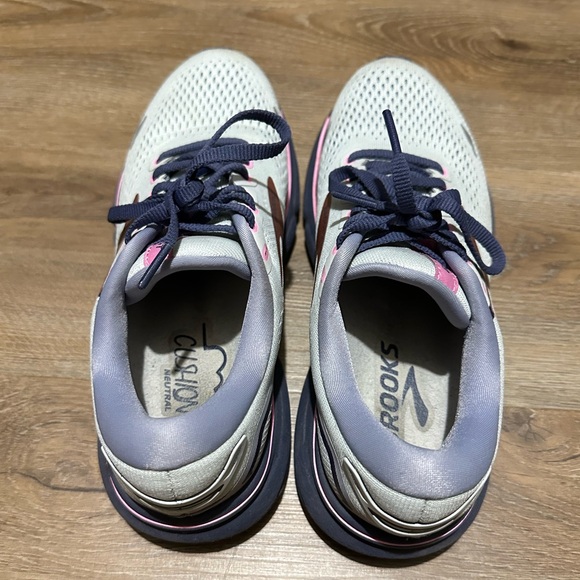 Brooks Ghost 15 Women’s Running Shoes in US Size 6.5 - Picture 2 of 5